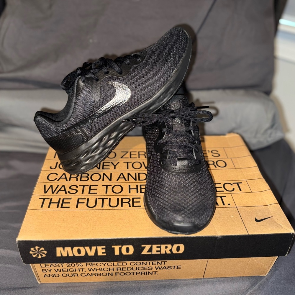 Nike Women Revolution Black Running Shoe